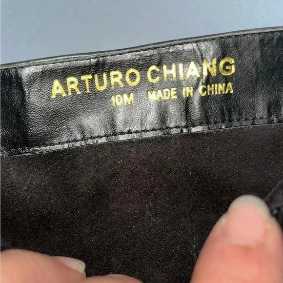 Arturo Chiang Black booties / boots leather buckle- studded  with 4” heel - Picture 9 of 10